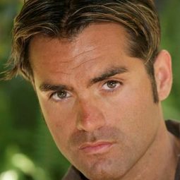 Corey Large - 獵殺時刻演員 飾演Carrion