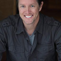 Tommy Kane - 親愛的艾文·漢森演員 飾演Greg