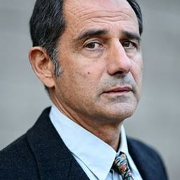 Riccardo De Torrebruna 飾演 Giacomo Pulcini