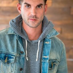 Brent Lydic 飾演 Hansel Grimm