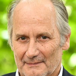 伊波里特·吉拉多 - Out of Life演員 飾演Patrick Perrault