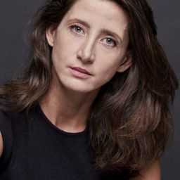 Monika Pikuła 飾演 Diplodok's Mother / Onion #1 (voice)