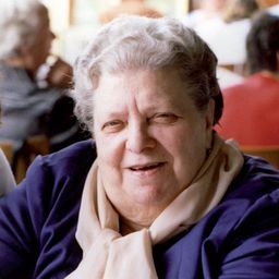 Elena Fabrizi 飾演 The nun (segment "I miei cari")