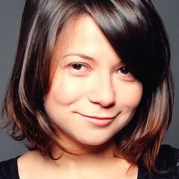 Tamara Klingon 飾演 Irena