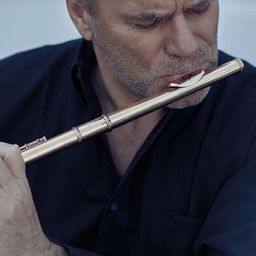 Andrea Griminelli 飾演 Self