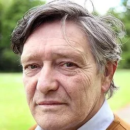 皮埃爾·波克瑪 - Cosmos Laundromat: First Cycle演員 飾演Franck