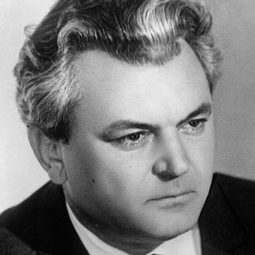 Sergey Bondarchuk 飾演 self (archive)