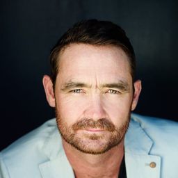 Jon Quested 飾演 Senior Constable Green