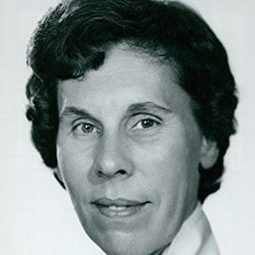 Barbara Hicks 飾演 Woman on Wasteground