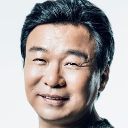 金炳春 飾演 Village Chief