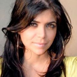 Leyla Haidarian 飾演 Angelica Moore