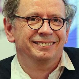 Olivier Broche 飾演 Le Père