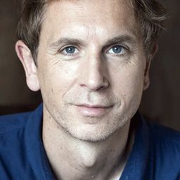 David Talbot 飾演 Tiburce, servant of Pacarel