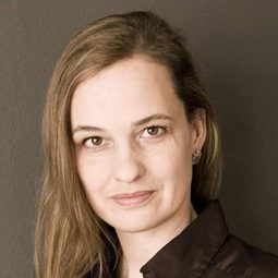 娜嘉布倫克霍斯特 - 生命的奇蹟編劇