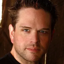 羅恩·萊斯特 飾演 Spatch