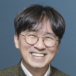 張恒準 飾演 Secretary Kim (voice)