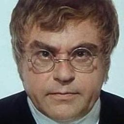 Jindřich Narenta 飾演 