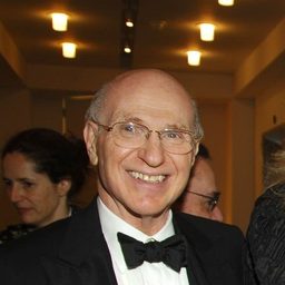 Maurice Sonnenberg - 情迷午夜巴黎演員 飾演Man at Wine Tasting