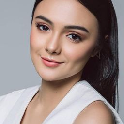 亞曼達·勞爾斯 飾演 Salina