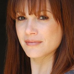 Sara Mornell 飾演 Jean