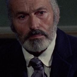 Attilio Dottesio 飾演 Commissario polizia