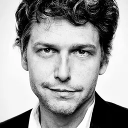 Frédéric Gorny 飾演 Henri