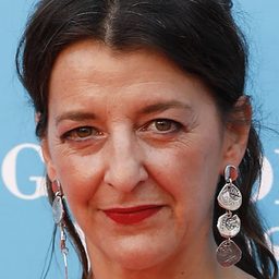 戈薩德·娜妮茲 飾演 Sor Enriqueta