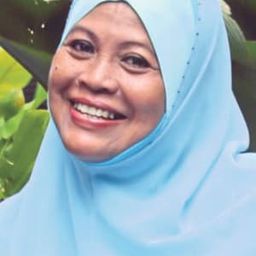 Khatijah Tan 飾演 Midah