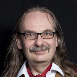 Kim Newman 飾演 Self