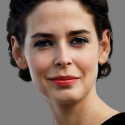 Pelin Batu 飾演 Cerkez Cariye