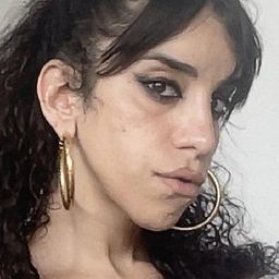 Nana Benamer 飾演 Kalthoum