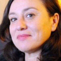 Virginie Montel 飾演 Self