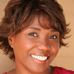 Margo Moorer 飾演 Mrs. Jacobon