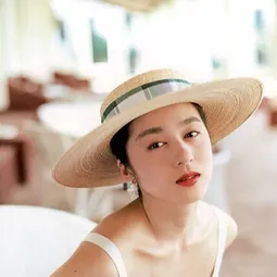 青山知可子 飾演 Junko Fujii