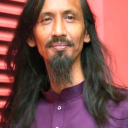 Sofi Jikan 飾演 Awang Sonar