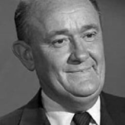 Wallace Rooney - 驅魔人演員 飾演Bishop Michael