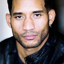 Jeremy Batiste 飾演 Jace Granger