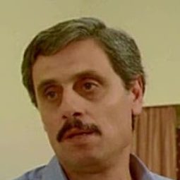 Petros Zarkadis - 流浪藝人演員 飾演Orestis (Electra's brother)