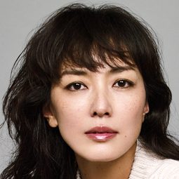 板谷由夏 - 1303号室演員 飾演Woman Next Door