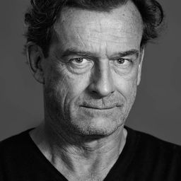 Thomas Sarbacher 飾演 Michael