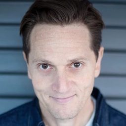 麥特·羅斯 飾演 Glenn Odekirk