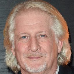 Patrick Sébastien 飾演 Hugues Michel