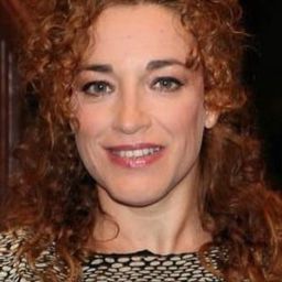 Cristina Marcos 飾演 Chica pelo azul