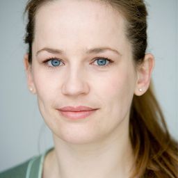 Lies Visschedijk 飾演 Roelien Grootheeze