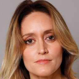 瑪麗娜·貝雅提 飾演 Leticia