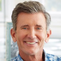 麥特·麥考伊 飾演 Russ Syracuse