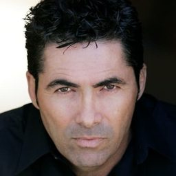 史提夫·達龍 飾演 Justin