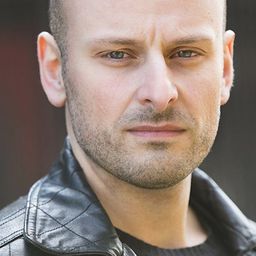 Tony Cook - 街角再遇Bob演員 飾演Finn