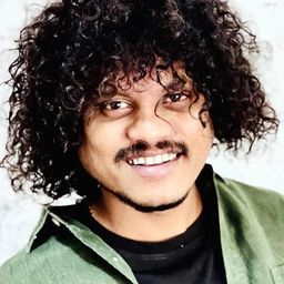 普賈茲 飾演 Poovaali