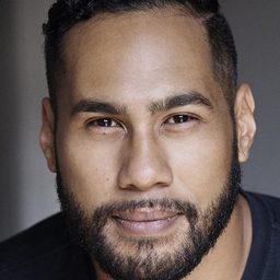 Ray Chong Nee 飾演 Coach Bodhi